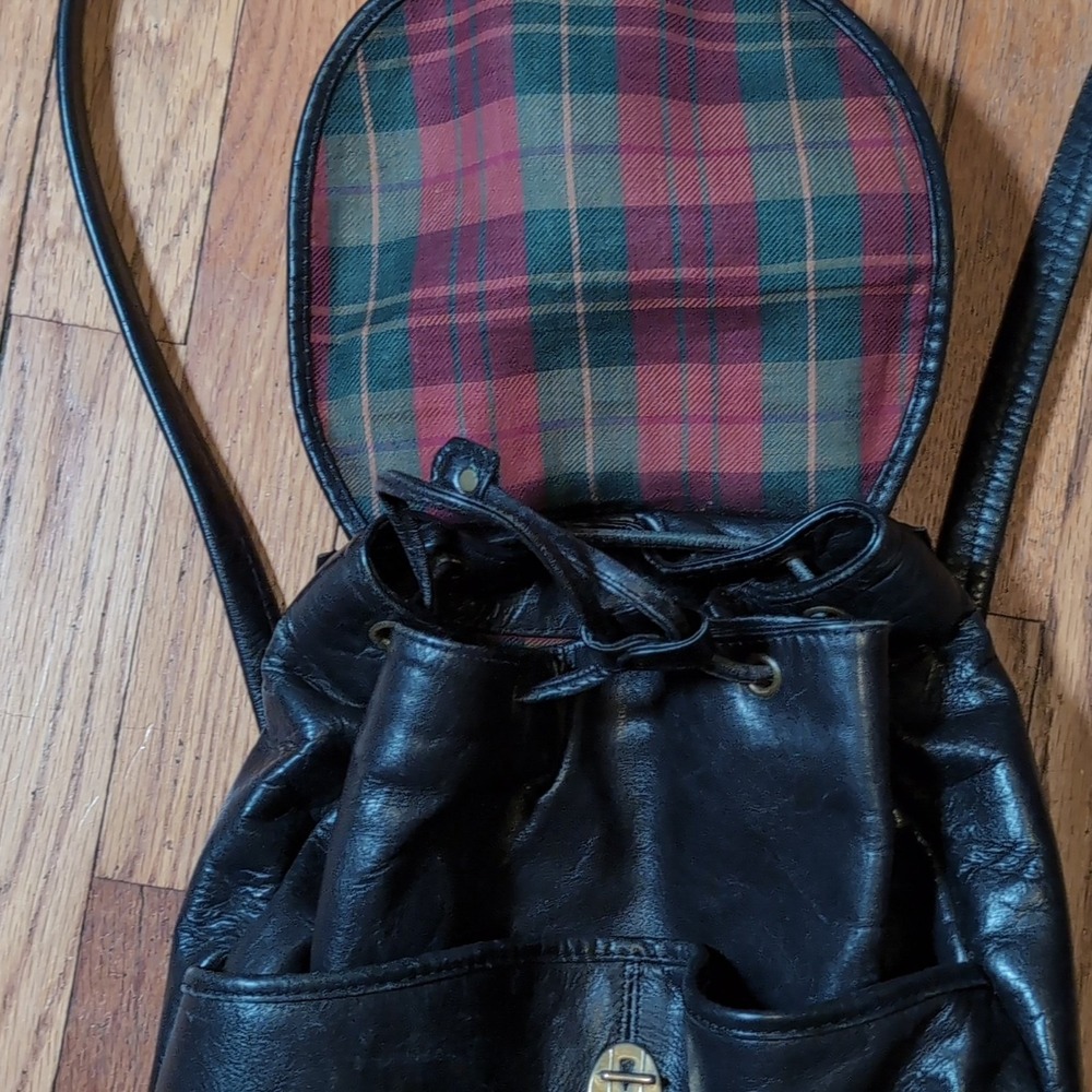 Vtg Women's Black Leather Drawstring Backpack Flap Buckle Plaid Lining HC India - Picture 4 of 8